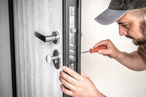 locksmiths, emergency call out